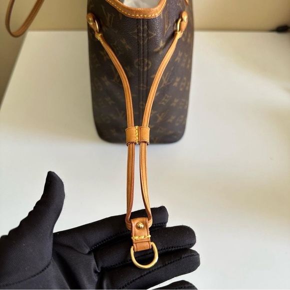 Authentic Louis Vuitton Neverfull MM - Picture 5 of 14